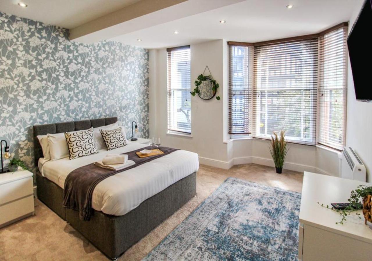 Beautiful Three Bed Flat In Centre Appartamento *