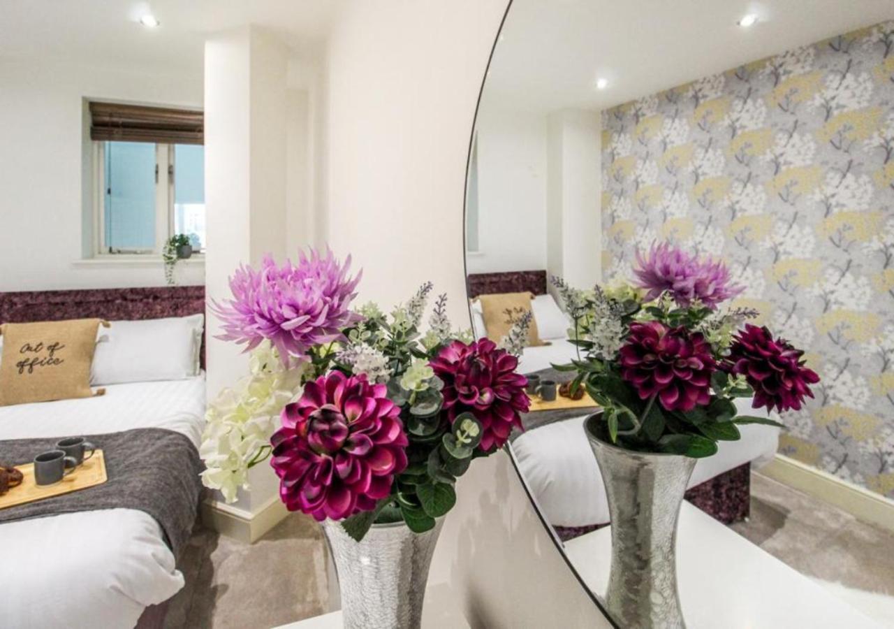 Beautiful Three Bed Flat In Centre Appartamento *