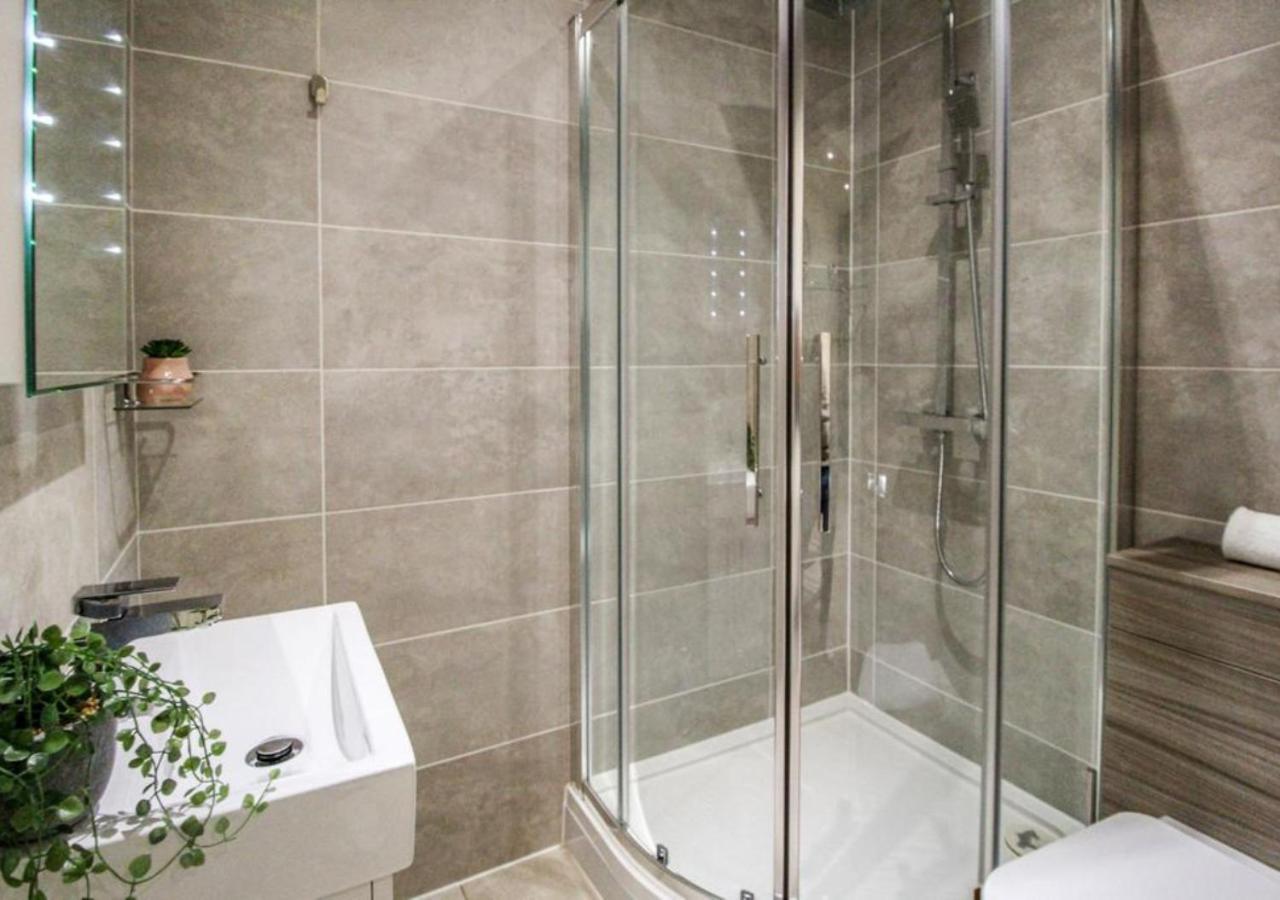 Beautiful Three Bed Flat In Centre Appartamento *